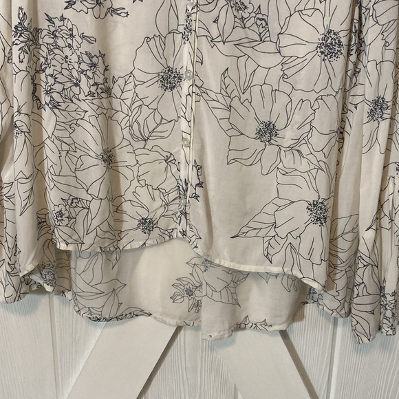 Cloth & Stone White Floral Button Up Blouse - Picture 3 of 11